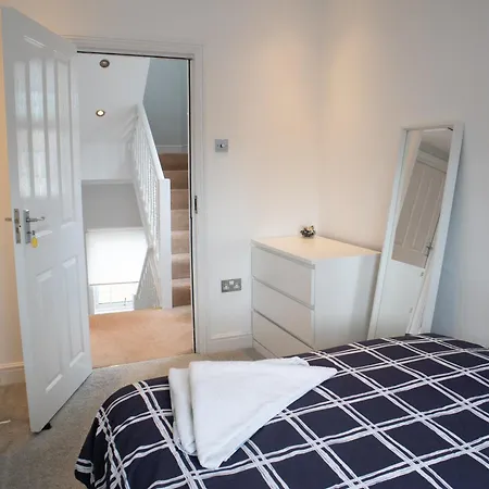 Appartement Bright Private Terrace - Free Private Parking - Tv - Wifi - Netflix à Croydon Extérieur photo