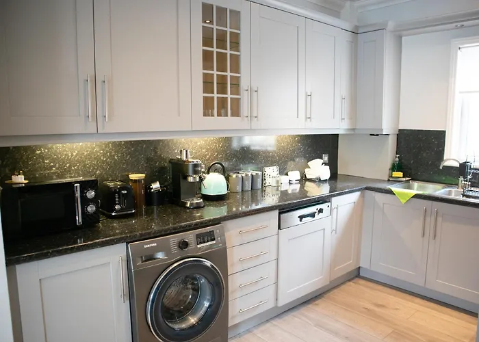 Bright Private Terrace - Free Private Parking - Tv - Wifi - Netflix