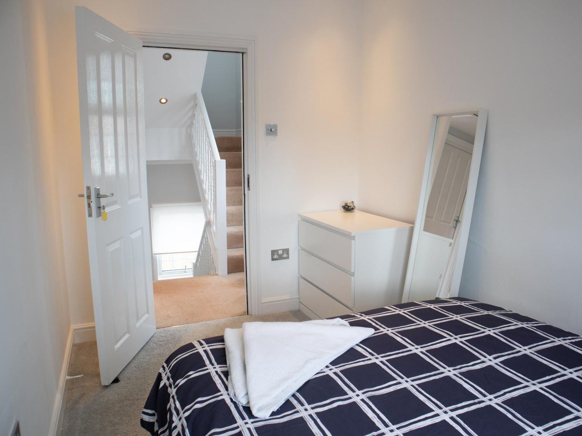 Bright Private Terrace - Free Private Parking - Tv - Wifi - Netflix