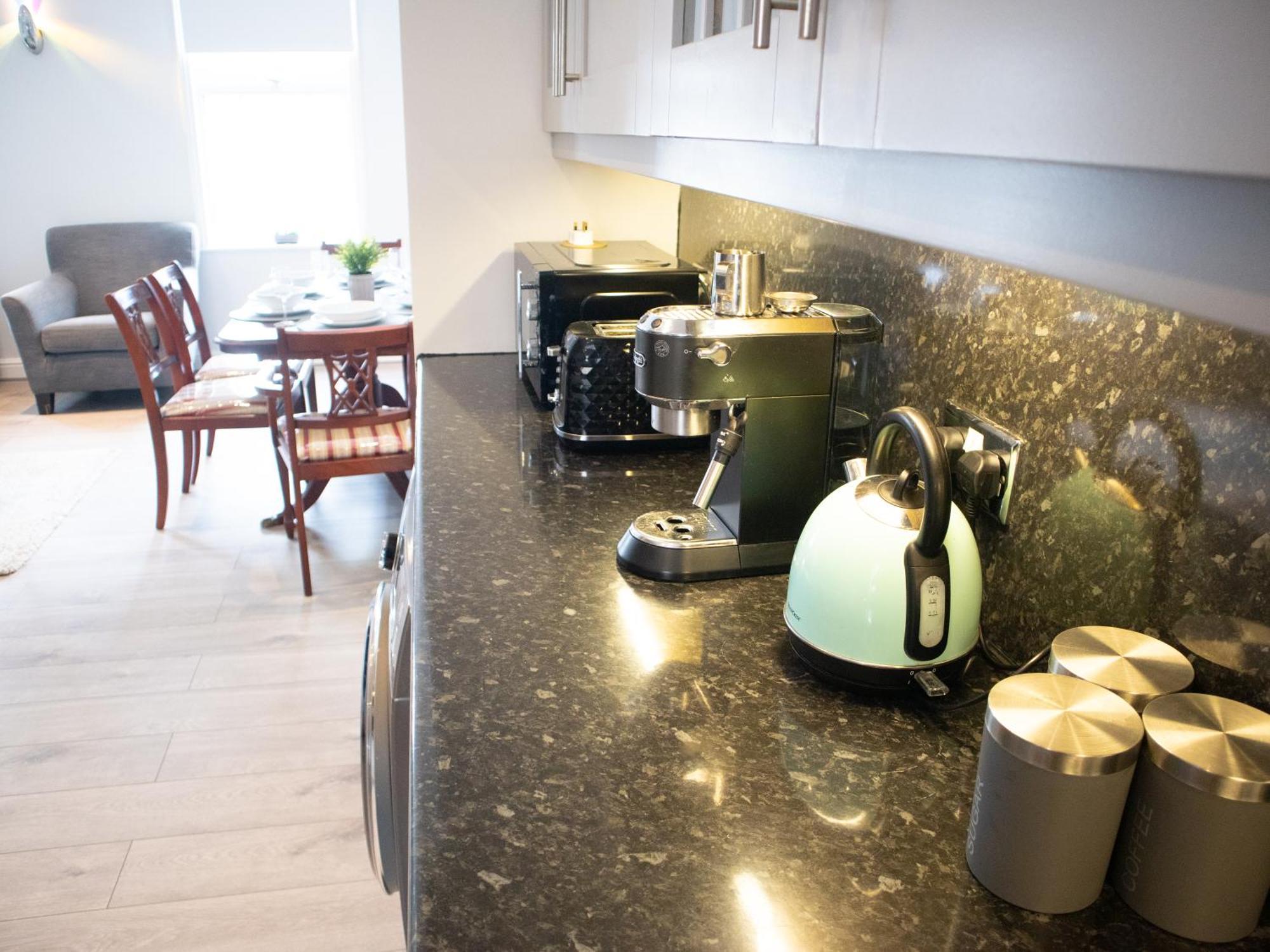 Bright Private Terrace - Free Private Parking - Tv - Wifi - Netflix Apartment Croydon