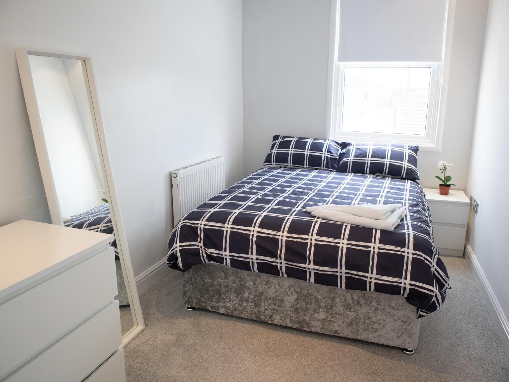 Apartment Bright Private Terrace - Free Private Parking - Tv - Wifi - Netflix *