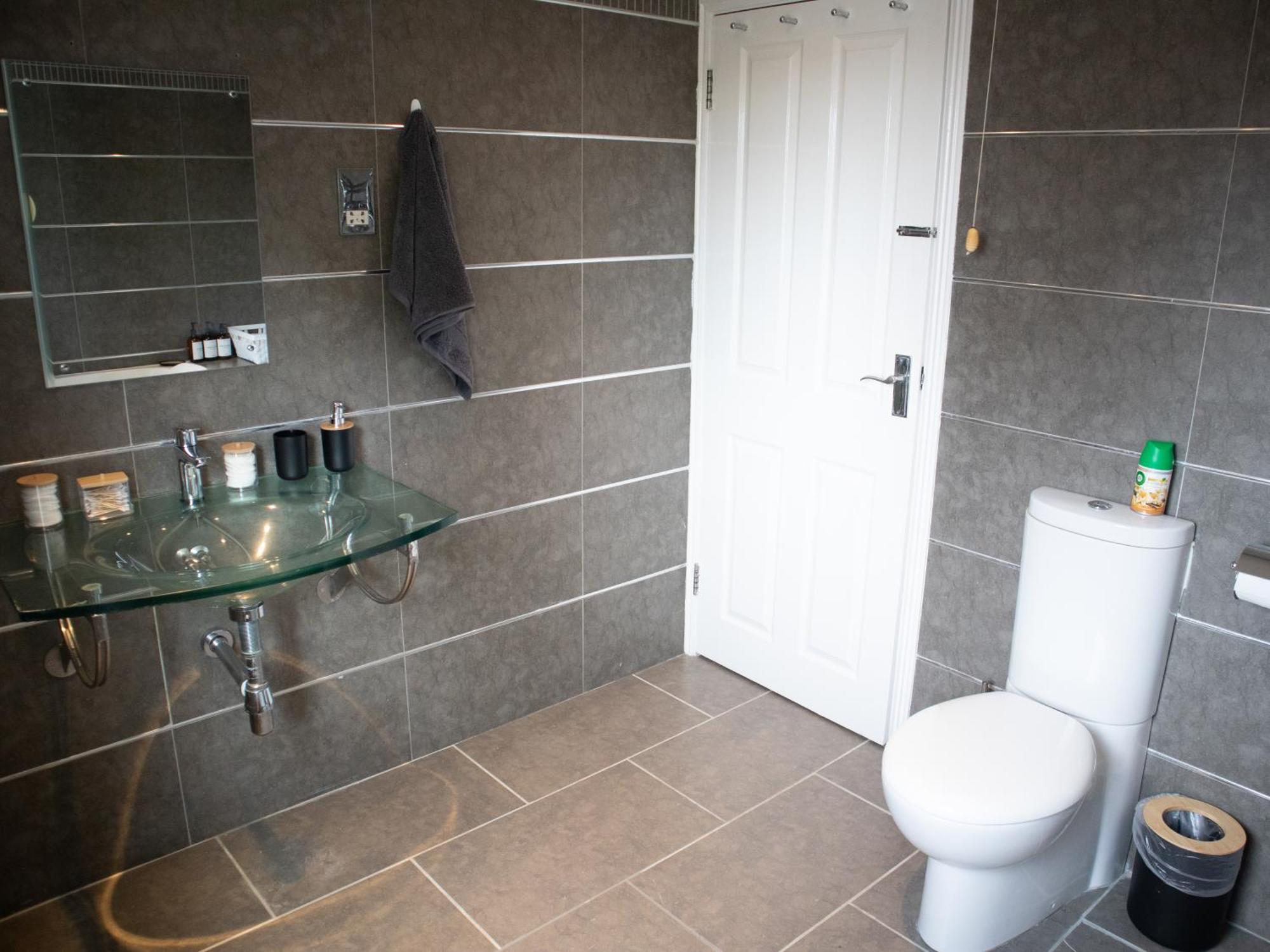 Bright Private Terrace - Free Private Parking - Tv - Wifi - Netflix Apartment Croydon