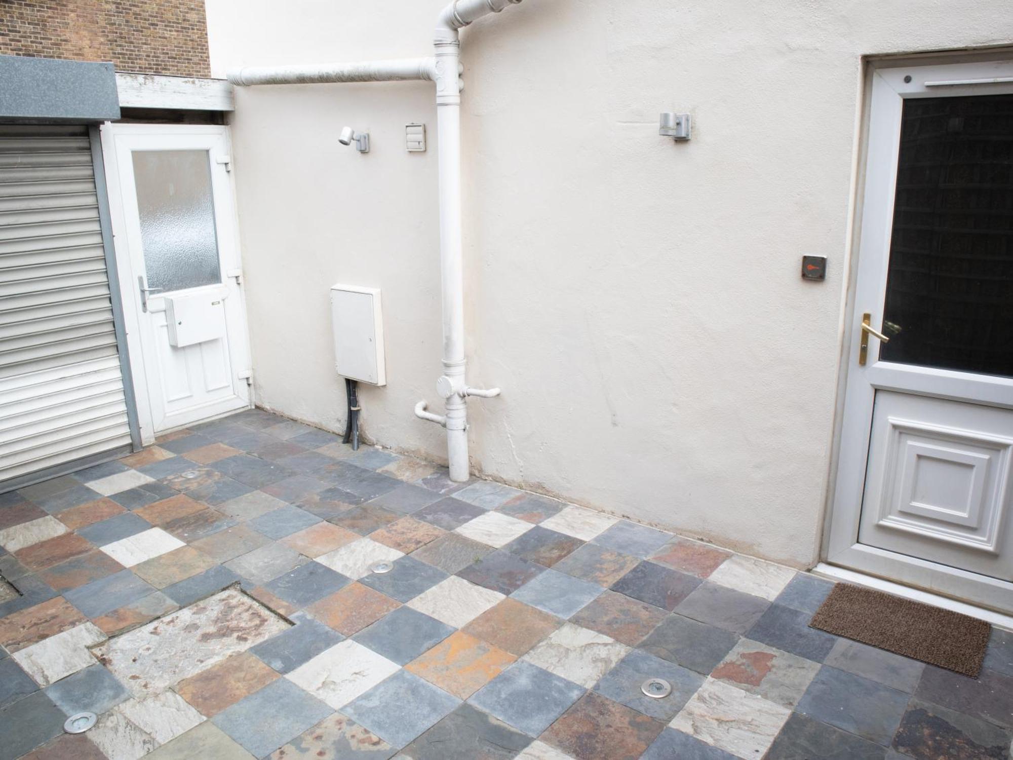 Bright Private Terrace - Free Private Parking - Tv - Wifi - Netflix *